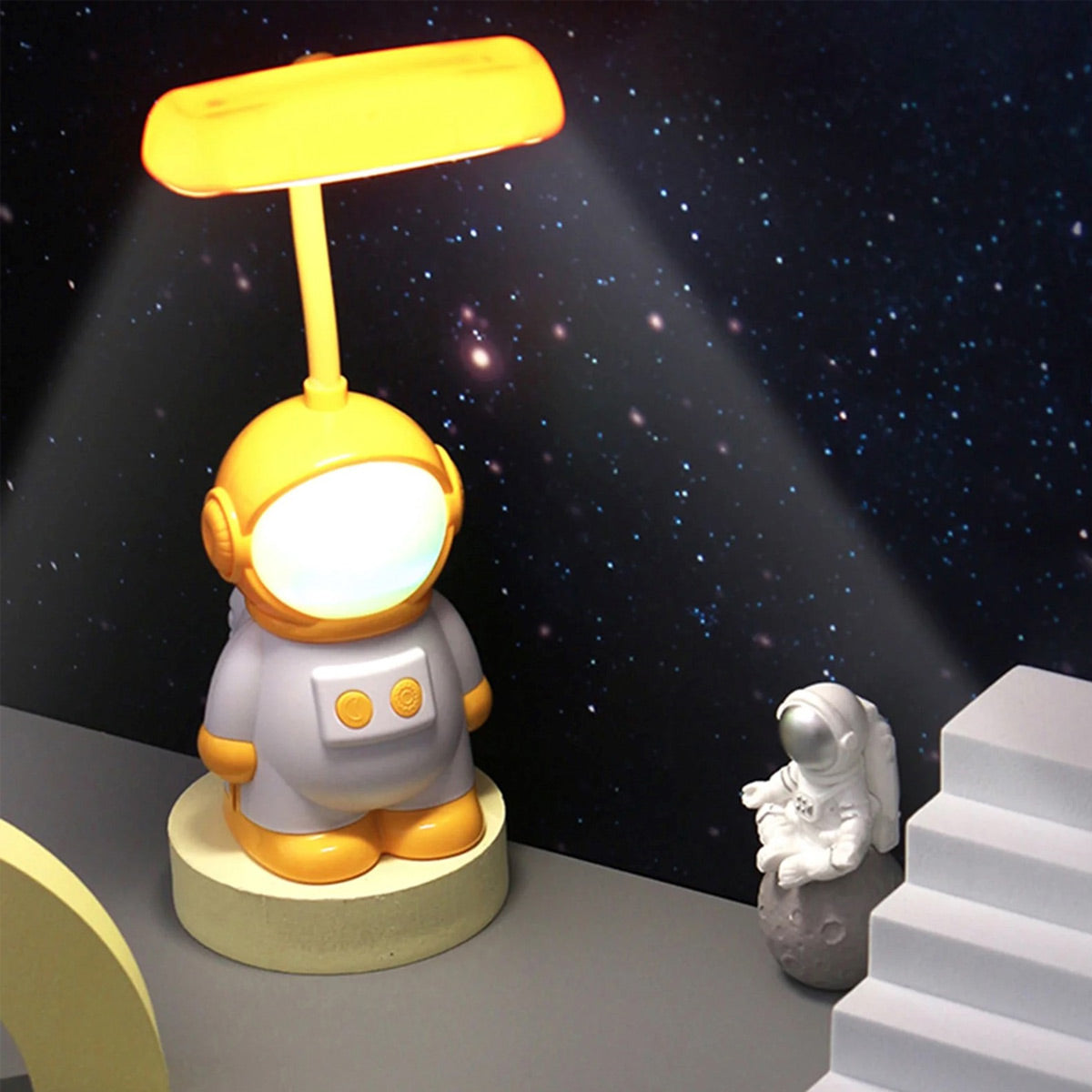 Lámpara de astronauta Led Recargable Amarilla